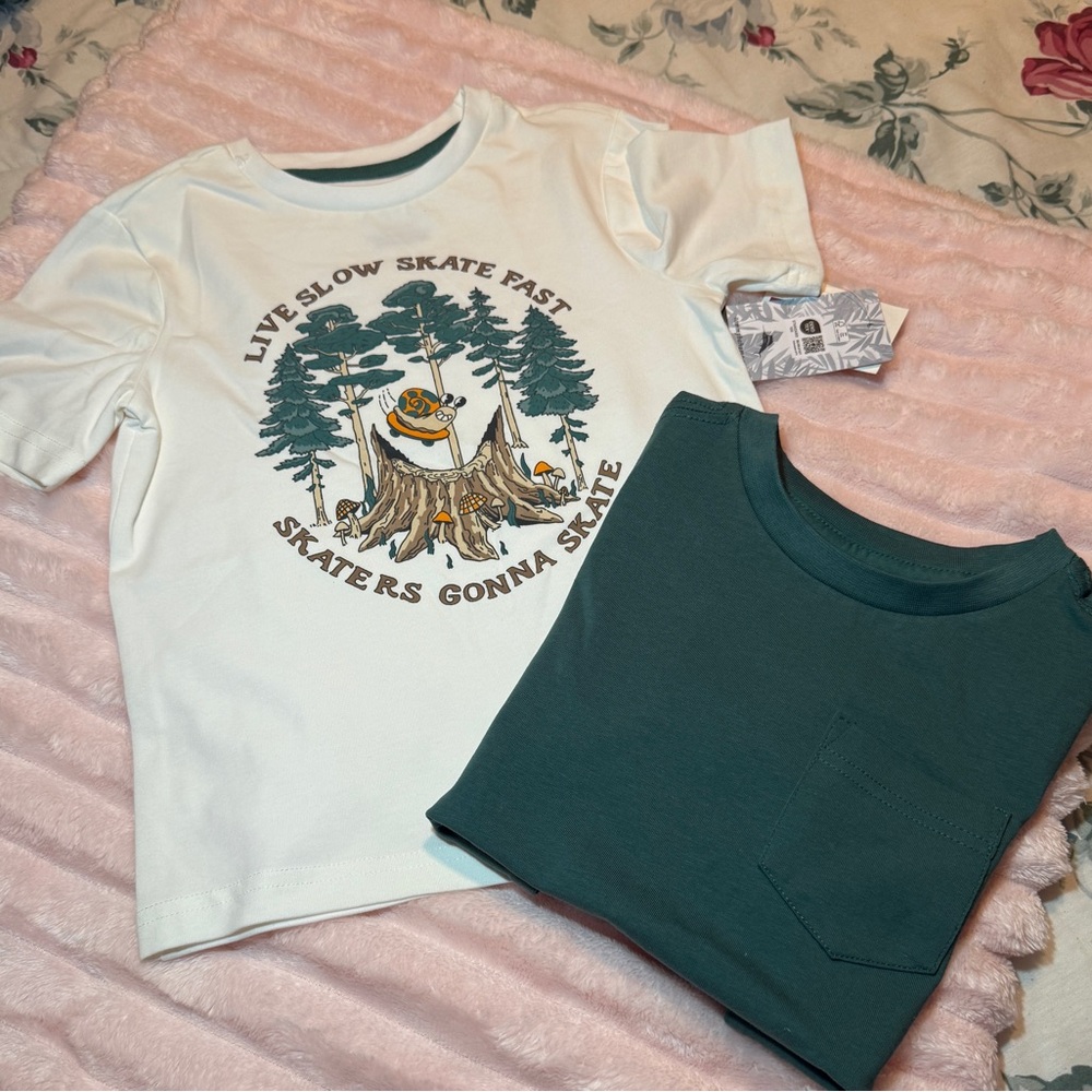 Bundle of two Tommy Bahama kids shirts size XS (4) Green and Cream NWT